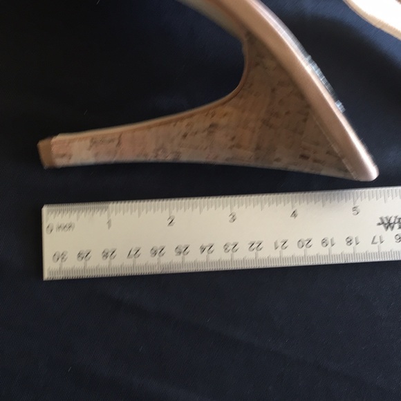 Jessica Simpson Stiletto Platform Heels - Picture 2 of 3